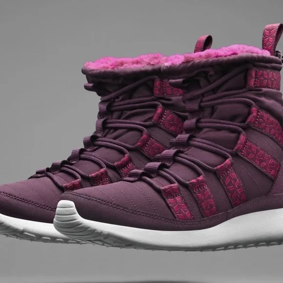 NIKE ROSHE ONE HI SNEAKERBOOT DEEP BURGUNDY/TEAM RED WOMEN Size no  box